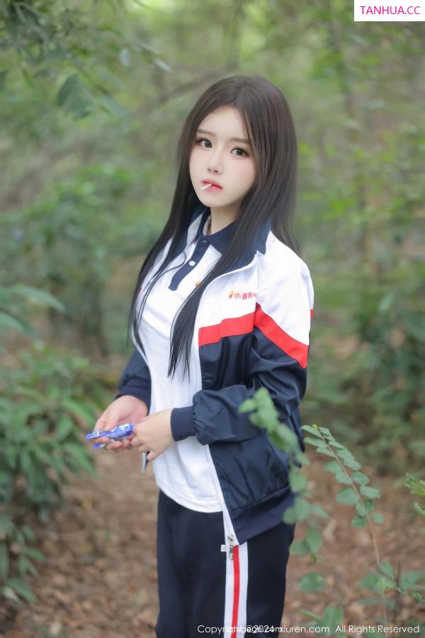   [XiuRen]高清写真图 2024.04.02 No.8335 小薯条nienie 美臀性感第19张图片